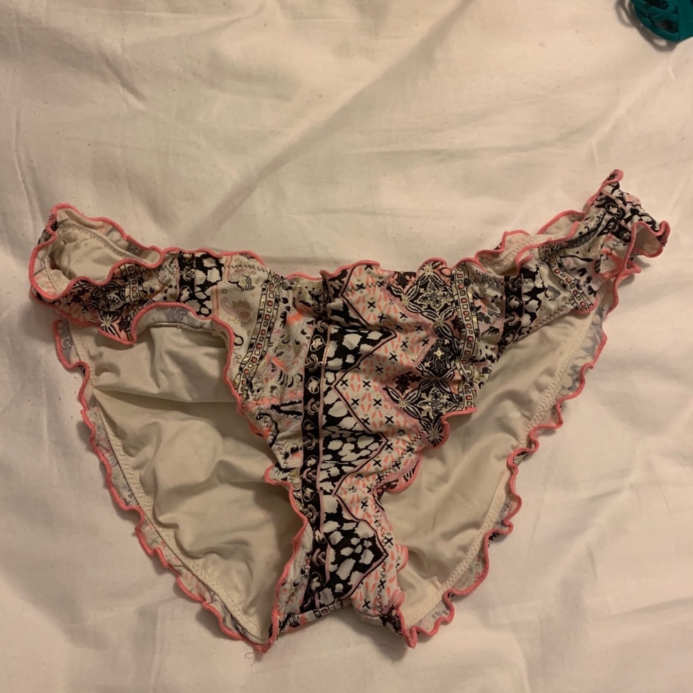 Victoria’s Secret ruched swimsuit bottoms